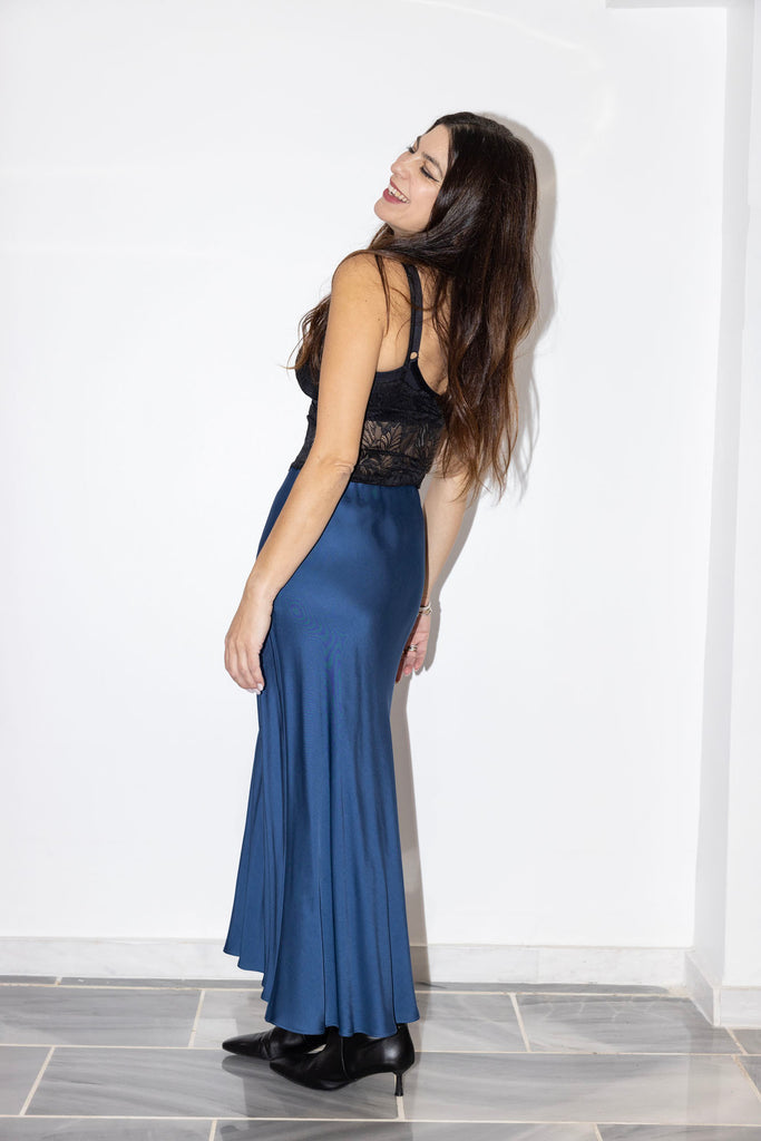 THE MIDNIGHT BLUE SKIRT