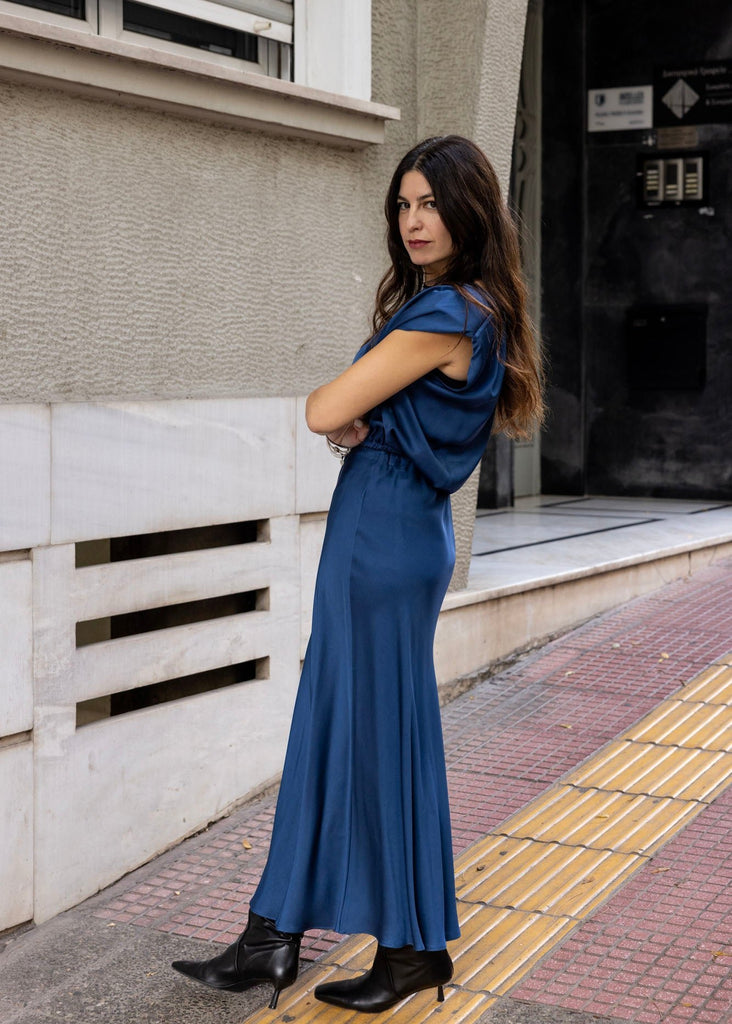 THE MIDNIGHT BLUE SKIRT